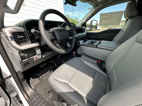 New 2025 Ford F550 4x4 Supercab Super Duty image 24