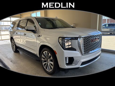 Used 2024 GMC Yukon XL Denali w/ Advanced Technology Package image 1
