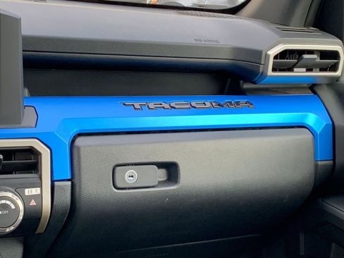 Used 2025 Toyota Tacoma TRD Off-Road image 34