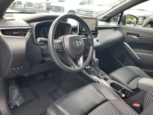 Used 2023 Toyota Corolla Cross AWD Hybrid w/ Convenience Package image 9