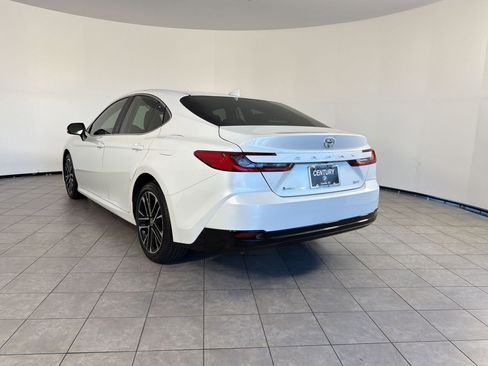 Used 2025 Toyota Camry XLE FWD image 3