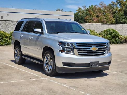 Used 2019 Chevrolet Tahoe LS RWD image 3