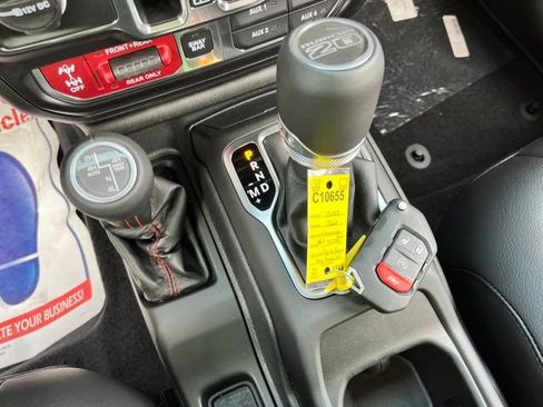 Used 2023 Jeep Wrangler Unlimited Rubicon 4xe AWD/4WD image 48