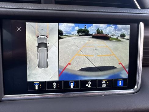 Used 2024 GMC Yukon XL Denali RWD image 28