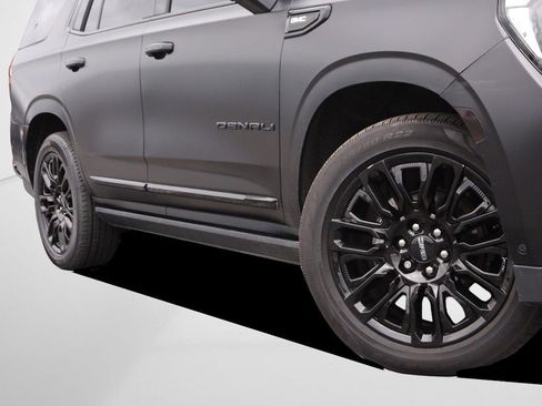 Used 2023 GMC Yukon Denali Ultimate AWD/4WD image 3