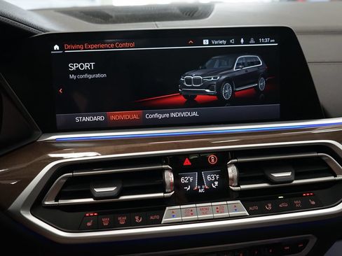 Used 2020 BMW X7 xDrive40i w/ Premium Package AWD/4WD image 44