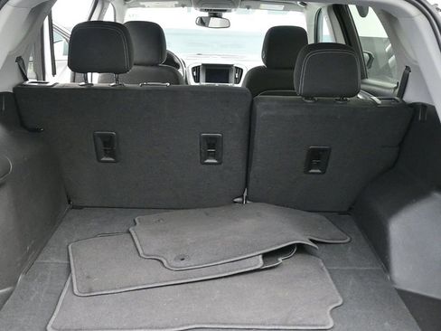 Used 2024 GMC Terrain SLE image 17