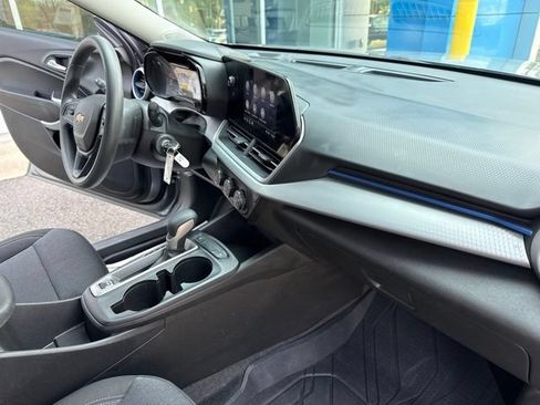 Used 2025 Chevrolet Trax LS w/ Driver Confidence Package FWD image 23