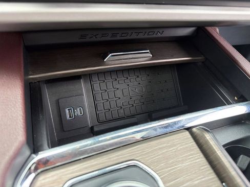 Used 2024 Ford Expedition Limited AWD/4WD image 30