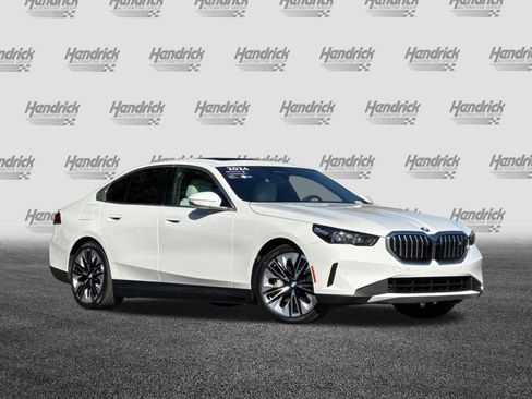 Used 2024 BMW i5 eDrive40i w/ Premium Package RWD image 2