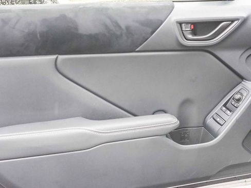 Used 2024 Toyota GR86 Premium image 19