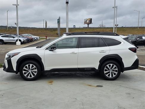 Certified 2025 Subaru Outback Premium image 6