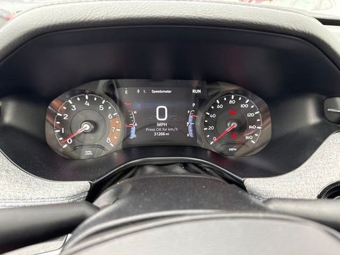Used 2025 Jeep Compass Latitude AWD/4WD image 9