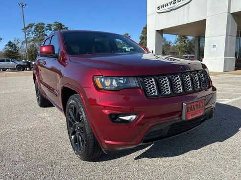 Certified 2021 Jeep Grand Cherokee Laredo X image 1
