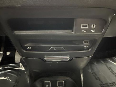 Used 2020 Chrysler Pacifica Limited w/ Advanced Safetytec Group image 24