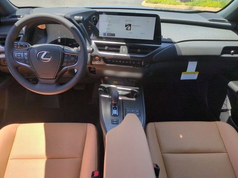 New 2026 Lexus UX 300h FWD image 18