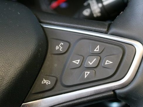 Used 2023 Chevrolet Equinox Premier AWD/4WD image 25