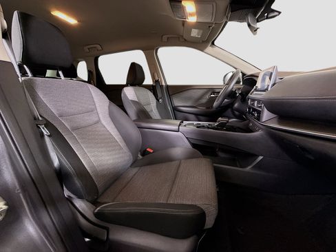 Used 2023 Nissan Rogue SV image 29