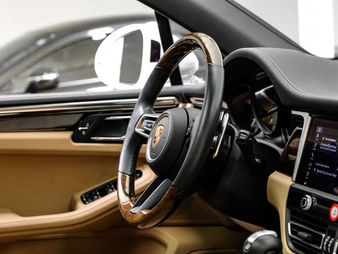 Used 2024 Porsche Macan image 18