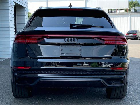 Used 2023 Audi Q8 Prestige w/ Prestige Package AWD/4WD image 3