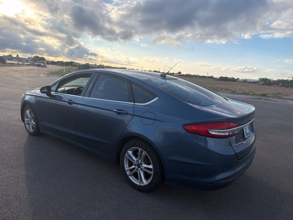 Used 2018 Ford Fusion SE w/ Fusion SE Technology Package FWD image 10