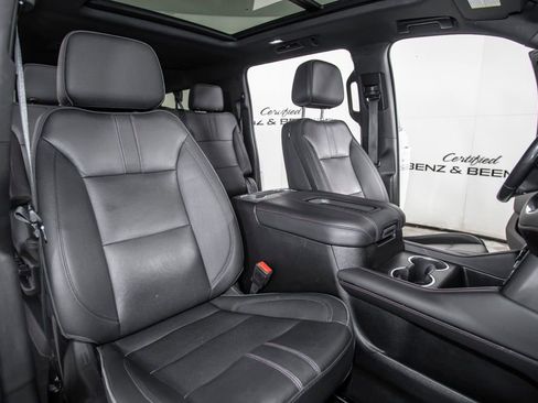 Used 2022 Chevrolet Suburban RST w/ Sport Performance Package image 22