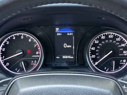 Used 2022 Toyota Camry SE FWD image 23