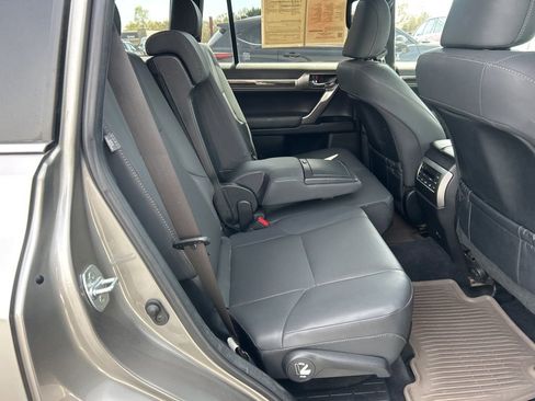 Used 2022 Lexus GX 460 Premium w/ Premium Package image 22