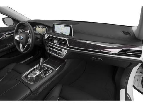 Used 2019 BMW 750i xDrive w/ Luxury Rear Seating Package AWD/4WD image 18