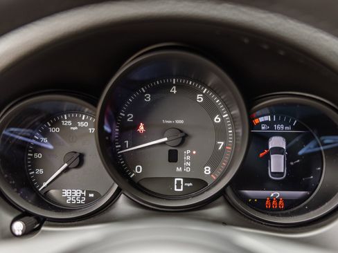 Certified 2023 Porsche Macan AWD/4WD image 20
