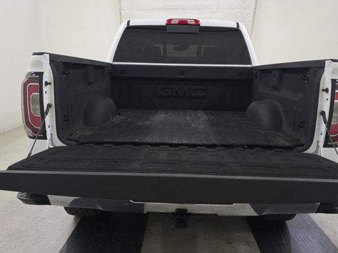 Used 2018 GMC Sierra 1500 SLT AWD/4WD image 16