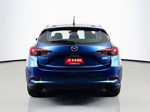 Used 2017 MAZDA MAZDA3 Touring FWD image 4