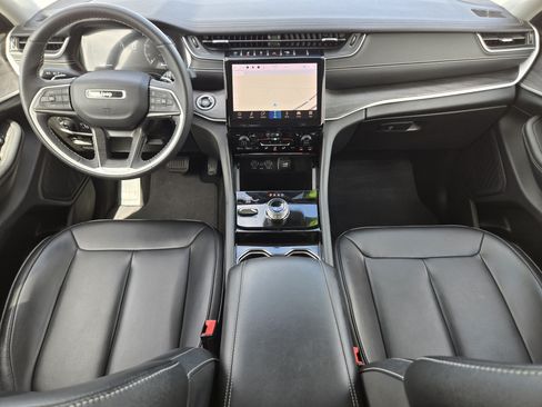Certified 2023 Jeep Grand Cherokee Limited AWD/4WD image 2