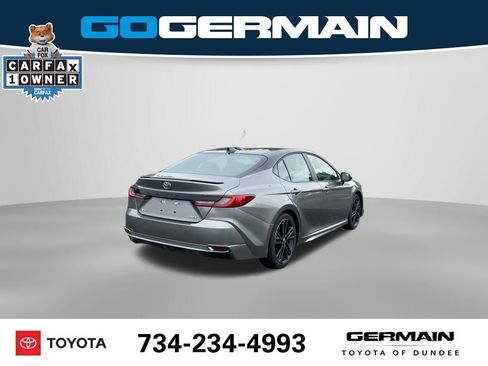 Used 2025 Toyota Camry XSE FWD image 7