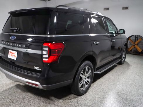 Used 2023 Ford Expedition Limited image 7