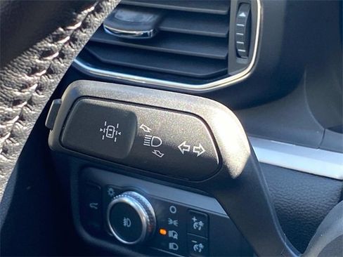 Used 2021 Ford Explorer XLT w/ Equipment Group 202A image 23