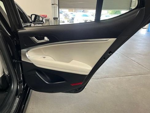 Used 2025 Genesis G70 2.5T RWD image 16