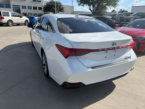 Used 2021 Toyota Avalon XLE FWD image 2