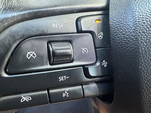 Used 2019 Cadillac XT4 Premium Luxury image 15