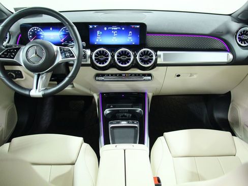 Certified 2025 Mercedes-Benz GLB 250 4MATIC image 18