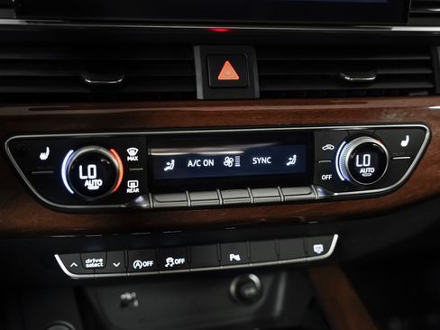 Used 2023 Audi A4 2.0T Premium w/ Convenience Package image 19