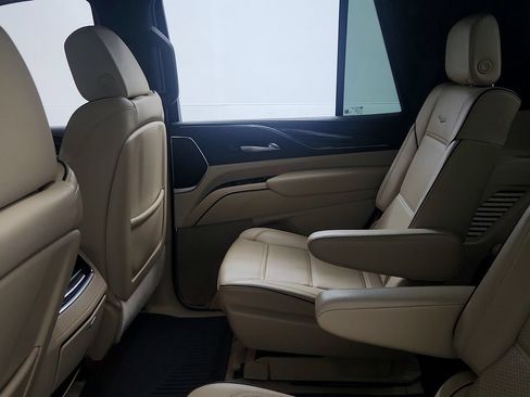 Used 2023 Cadillac Escalade Premium Luxury w/ Performance Package AWD/4WD image 24