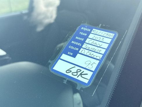 Used 2023 Chevrolet Traverse Premier FWD image 27