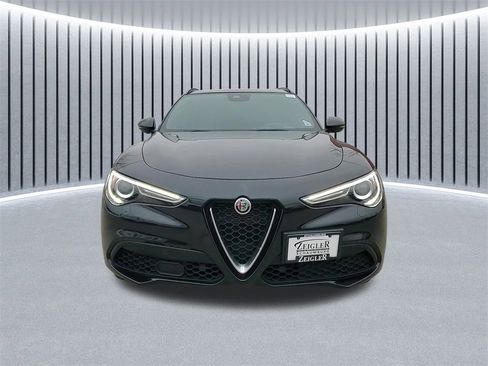 Used 2023 Alfa Romeo Stelvio Ti image 9