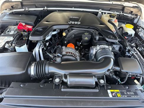Used 2019 Jeep Wrangler Unlimited Rubicon AWD/4WD image 11