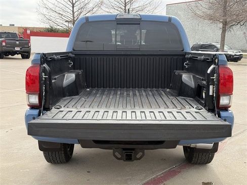 Used 2019 Toyota Tacoma TRD Sport w/ Technology Package image 33