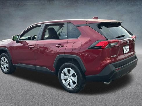 Used 2025 Toyota RAV4 LE AWD/4WD image 4