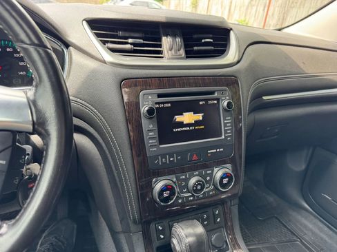 Used 2017 Chevrolet Traverse LT FWD image 35