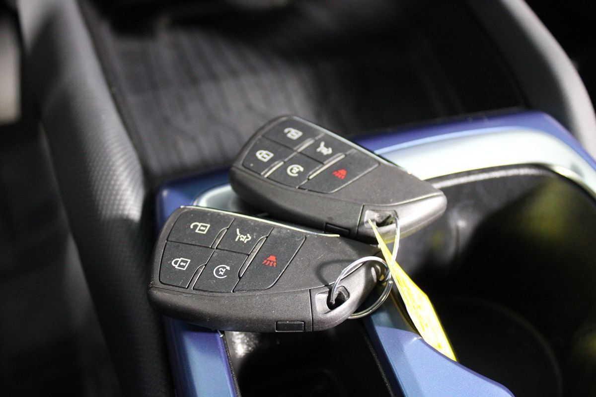 Used 2024 Chevrolet Equinox EV LT w/ LPO, All-Weather Mat Package FWD image 8