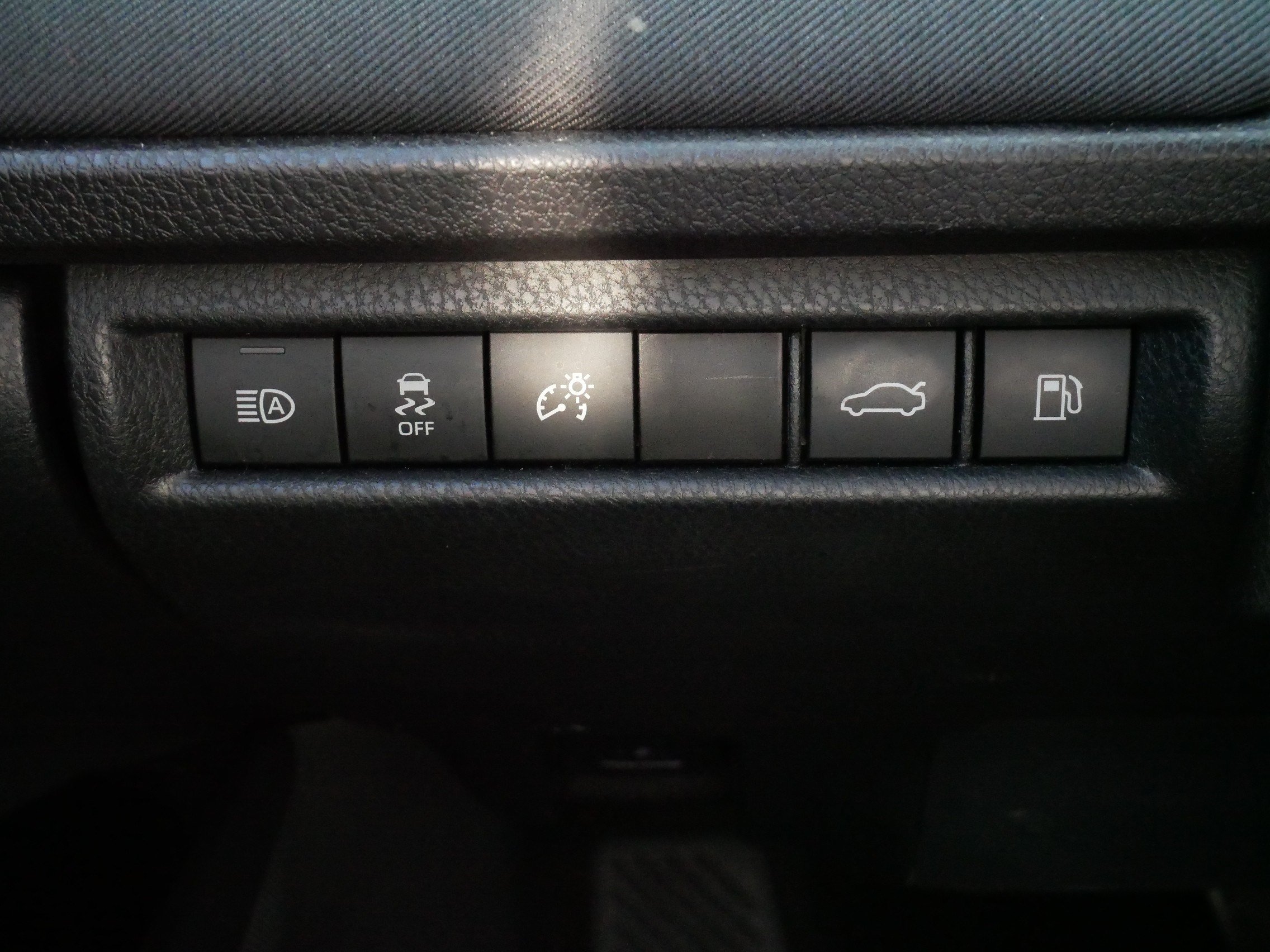 Certified 2025 Toyota Camry LE FWD image 27